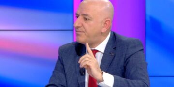 “Berisha dhe Rama akaparojnë skenën politike”, Bejko reagon ashpër: Protesta mbetet e pakuptimtë