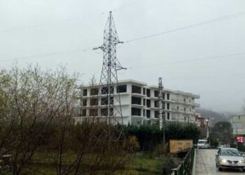 Probleme me energjinë elektrike, OSHEE lë në terr 400 familje në Gjirokastër