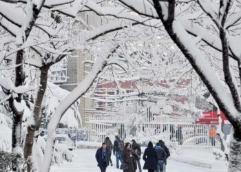 Parashikimi i motit për ditën e diel, zonat ku pritet të bjerë dëborë