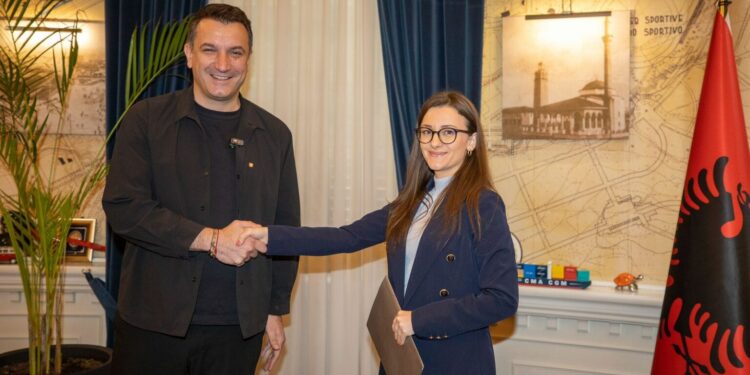 Pesë qytetarë betohen për shtetësinë shqiptare, Veliaj: Krenar që shtetasit e rinj i bashkohen energjisë së jashtëzakonshme të Tiranës