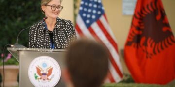Mbyllet mandati i KPK-së/ VanHorn jep mesazhe për reformën në drejtësi: Reforma në drejtësi është një shembull