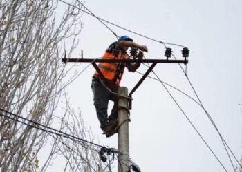 Moti i keq në Fier, disa fshatra mbeten në ‘terr’