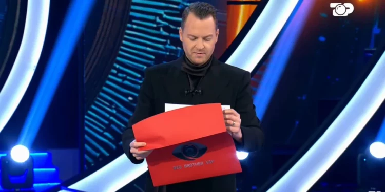 Emri i parë, ja kush është banori nga shtëpia e “xhuxhave” që bëhet pjesë e VIP-ave
