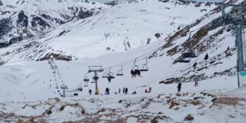 Aksident i frikshëm ,këputet kabllo i teleferikut në një vendpushim skish në Spanjë, dhjetëra të plagosur