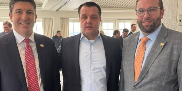 Shkëlqim Devolli vazhdon takimet me kongresistë në Washington DC