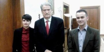 Berisha propozoi ligj pro martesave gay pas takimit me Soros, tani bën sikur lufton LGBT nga halli