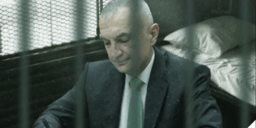 Tedi Blushi njofton përgatitjet për Konventën e PL, mesazh LIVE i Ilir Metës nga qelia për shqiptarë