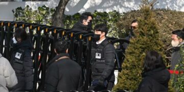 Autoritetet në Korenë e Jugut ndalin përpjekjet për arrestimin e Presidentit Yoon