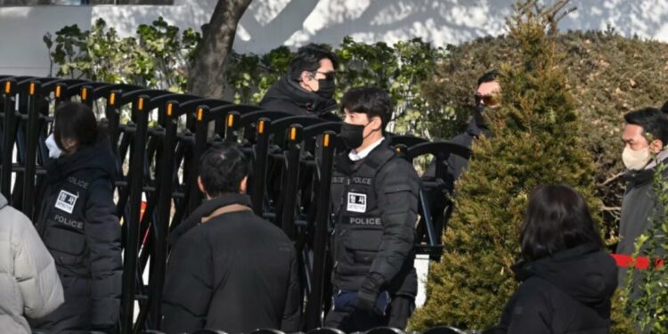 Autoritetet në Korenë e Jugut ndalin përpjekjet për arrestimin e Presidentit Yoon