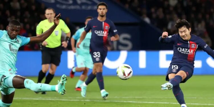 Arsenali “troket” te PSG për mesfushorin, kampionët e Francës të prerë