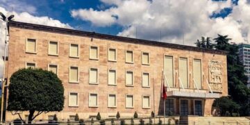 Pas zgjedhjes së Vangjel Tavos si kryebashkiak i Himarës, Rama emëron prefektin e ri të Vlorës