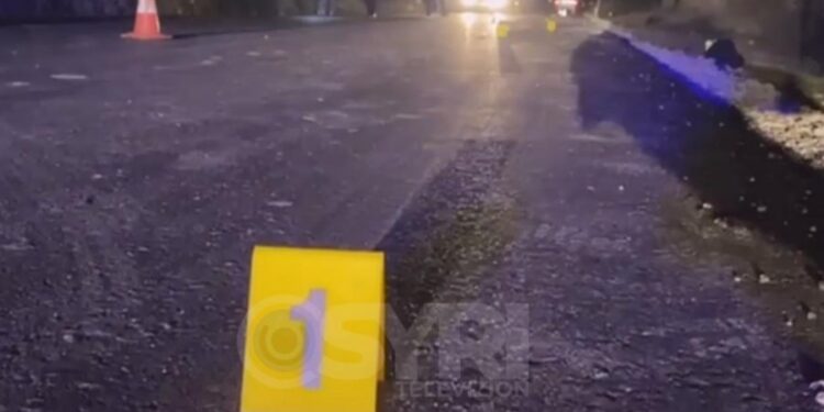 Fier, makina del nga rruga dhe përfundon në kanal