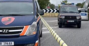 Shefi i policisë dhunon doganierin përpara kamerave