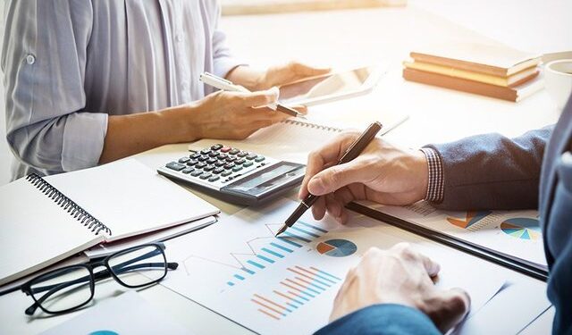 Rekord historik, deficiti tregtar arrin në 5,2 mld euro