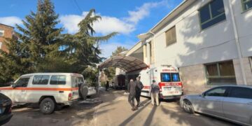 Ekspertët paralajmërojnë: Kujdes ndaj virozave, komplikimet po shtohen te moshat e reja