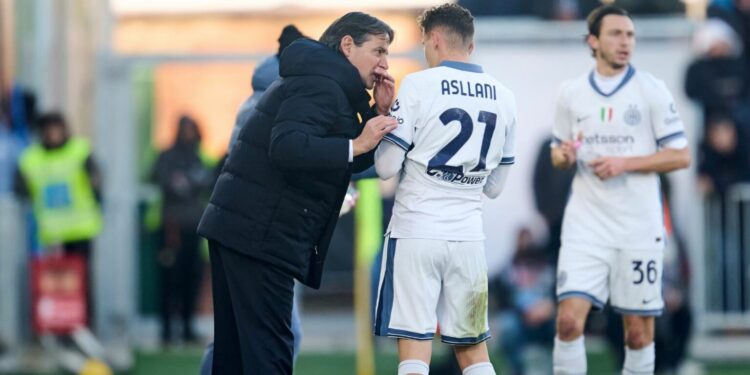 Transferta e Pragës, Asllani titullar në Champions