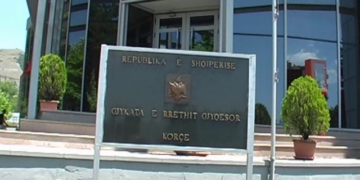 21-vjeçari akuzohet për marrëdhënie seksuale me të miturën, prokuroria kërkon dënim të ashpër