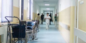 Humb jetën 23-vjeçarja shqiptare, e reja shkoi në spital me të vjella