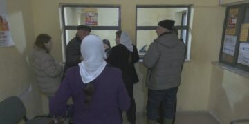 Ndryshon mosha e daljes në pension, nga janari për gratë 61 vjeç e 10 muaj, rritet vjetërsia në punë për burrat