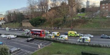 ‘E rëndë’, 14-vjeçari vdes pas sulmit me thikë, në kërkim dy bashkëmoshatarët