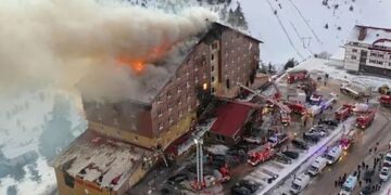 ‘Tragjedi’, zjarri në një hotel resorti skish, shkakton të paktën 66 të vdekur