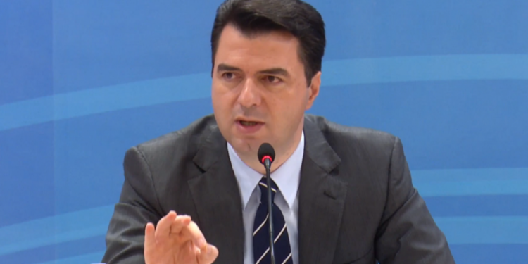 “Mos e prish gjumin për kaq gjë”, Basha i përgjigjet “dhëmbë për dhëmbë” Ramës: Për kryeministrin kush nuk vjedh, fle