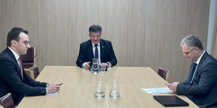 Dita e fundit në krye si emisar i dialogut Kosovë-Serbi, Lajçak: Qeveria e re ta ketë në mendje, asociacioni është aty