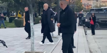 Rama mbërrin në Fier për takimin me Asamblenë Socialiste të Qarkut