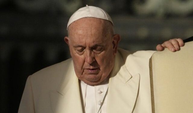 Papa Françesku në gjendje kritike, diagnoza është e rezervuar