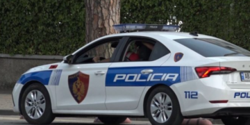 Dhunoi bashkëjetuesen, vihet në pranga 39-vjeçari, ja çfarë iu gjet gjatë kontrollit në banesë