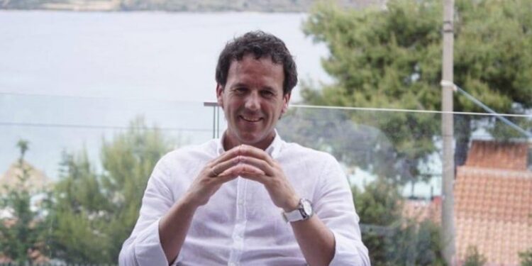 Dhuna ndaj Arben Çipës në Sarandë, Unioni Turistik: Autori s’mori ndëshkimin e merituar, pengimi i investimeve rrezikon imazhin e Shqipërisë