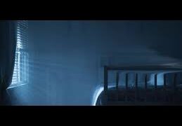 I mbyti dhe i la të vdekur në shtratin e tyre që t’i gjente babai, dënohet nëna 47-vjeçare