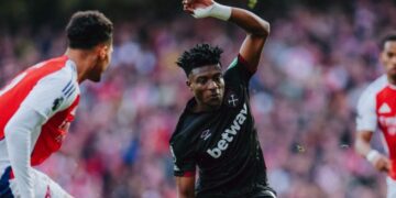 Hap fals për titullin, disfatë e Arsenal, fiton Tottenham