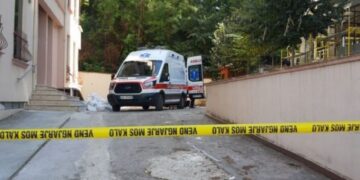 E rëndë në Lushnje, e reja i jep fund jetës duke u hedhur nga pallati