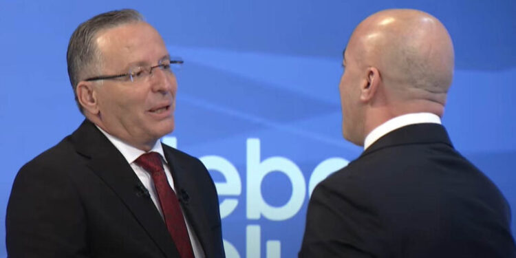 “Urime dhe suksese”, dy kandidatët për kryeministër Haradinaj dhe Hamza i japin dorën njëri-tjetrit para zgjedhjeve