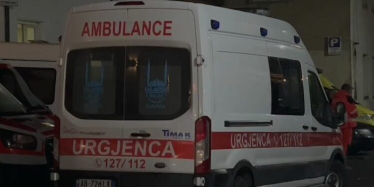 E rëndë në Vlorë! Ndërron jetë 27-vjeçari, dyshohet se u vetëplagos me armë zjarri