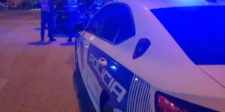Rrezik pranë aeroportit në Rinas, i riu hap zjarr ndaj policisë, zbardhen detajet