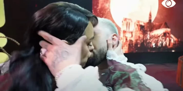 Spektakli i së shtunës nis me muzikalin e njohur botëror! Puthje pasionante mes Eglit dhe Gjestit