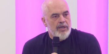 E kam ditë gëzimi sot se jam lidh me Lulin”, Rama ironizon Bashën: Do japë pasaporta pa qenë në BE