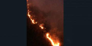 Një tjetër vatër zjarri në Delvinë, era e fortë favorizon flakët