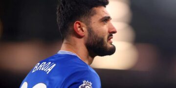 Vijon të mbajë pezull kombëtaren, flet tekniku i Everton: Ja kur mund të rikthehet Armando Broja