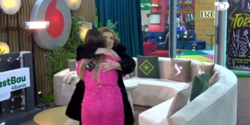 Takimi emocionues mes Gertës dhe vjehrrës: Mos e ul moralin tënd!