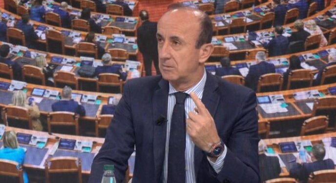 ‘Berisha mban peng PD-në’, Sula: Nëse mund Ramën, do i ulem në gjunjë e do i puth këmbët