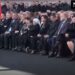 Gjest i turpshëm në ceremoninë mortore, Taulant Balla kapet duke luajtur me telefon në homazhet për babain e Thaçit