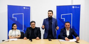 Prezantohen kandidatët e Opozitës në Njësinë 7 në Tiranë: Shqipëria madhështore, është e mundur!