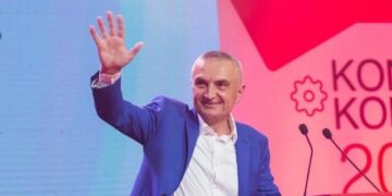 Feston ditëlindjen, presidenti i PL-së reagon nga burgu