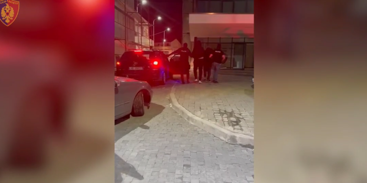 Ishin shpallur në kërkim, arrestohen 3 persona në Elbasan! Zbardhen akuzat që ‘peshojnë’ mbi ta