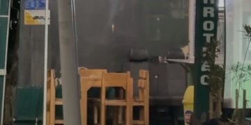 Plagosje në Pogradec, përfundon në spital një person, shpallet në kërkim autori