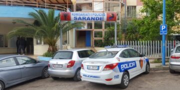 Gjykata e Sarandës liron 17-vjeçarin e arrestuar për plagosje, Prokuroria: U vetëmbrojt