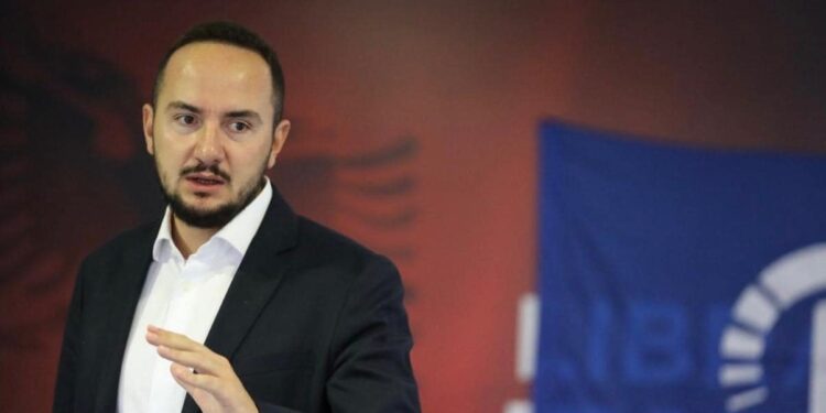 Thaçi s’u lejua të marrë pjesë në varrimin e babait! Reagon Salianji: Injorim i ligjit ndërkombëtar dhe shkelje e kodit zakonor